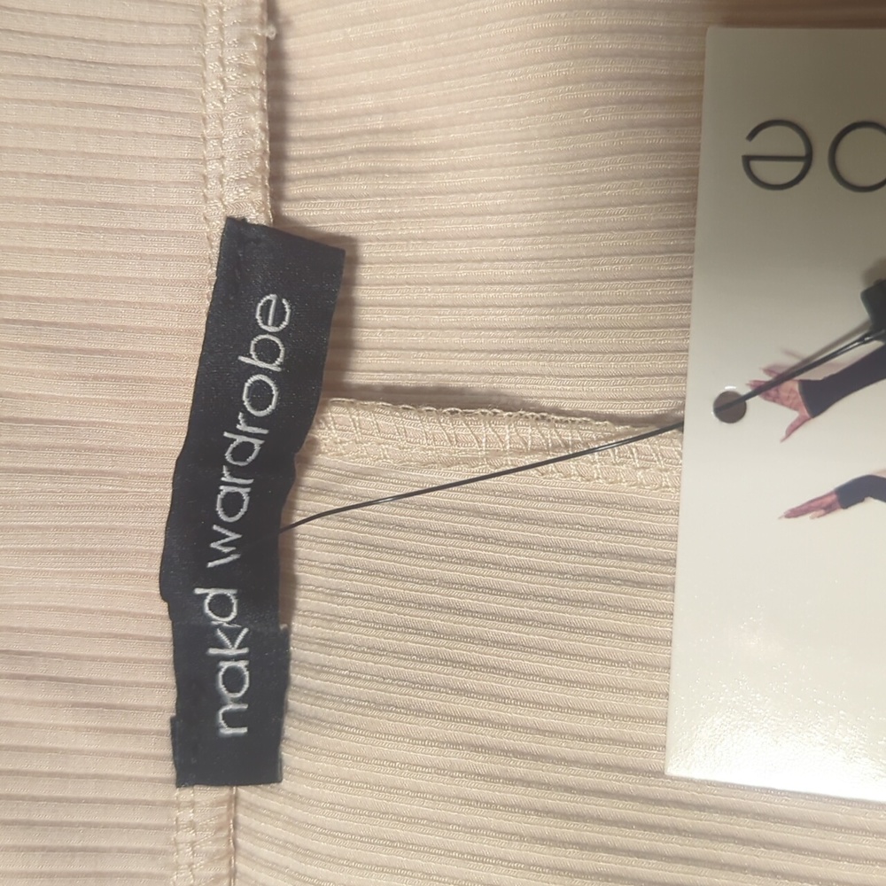 NWT Naked Wardrobe tan ribbed shorts - Picture 8 of 10